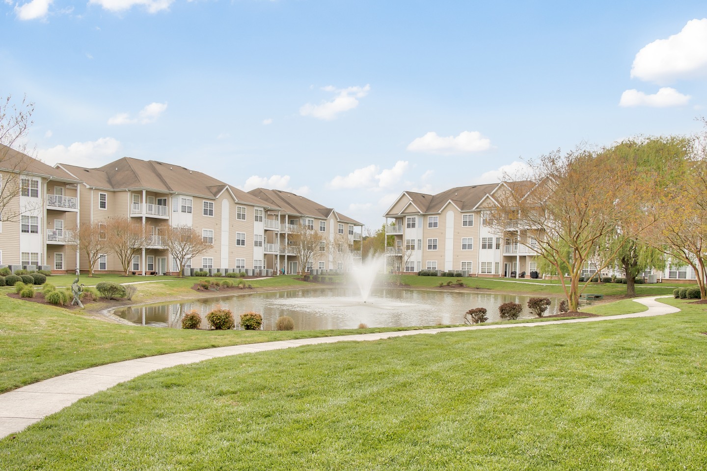 Marley Manor Luxury Apartment Homes Image 5