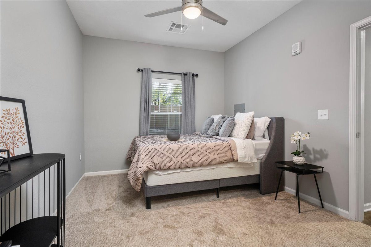 Aurora Apartments Image 38