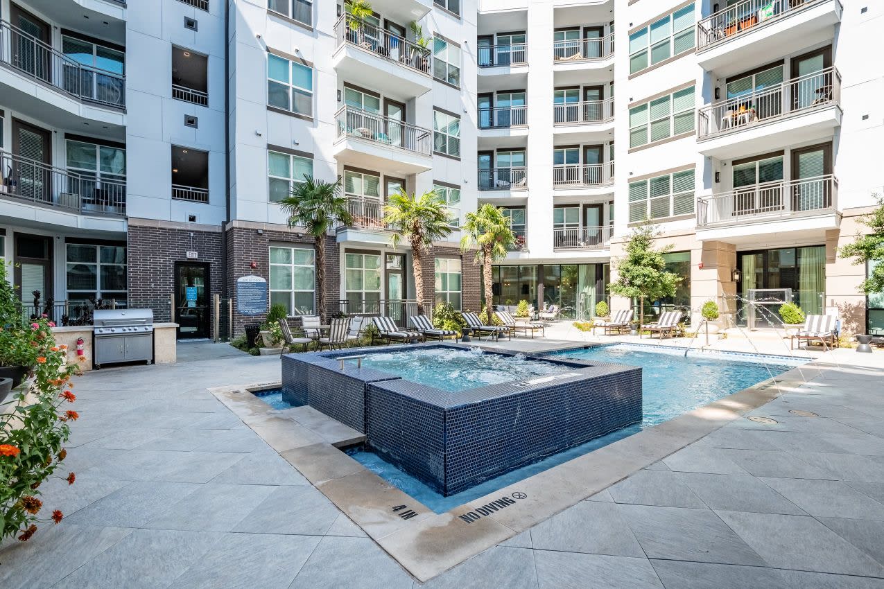 Luxia Swiss Avenue Image 21