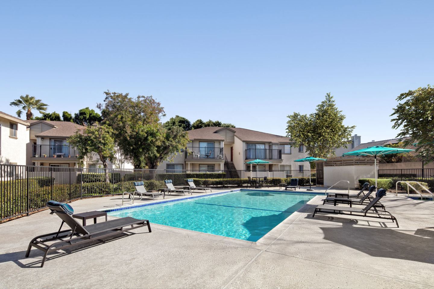 Rosewood Apartments Image 1