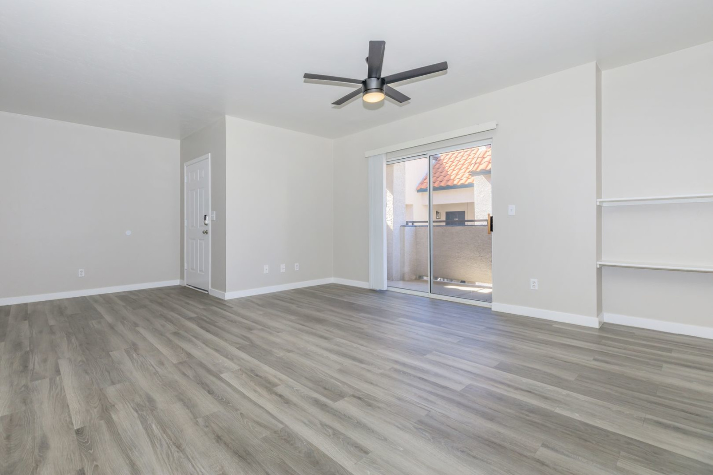 Vertical East Apartments Image 3