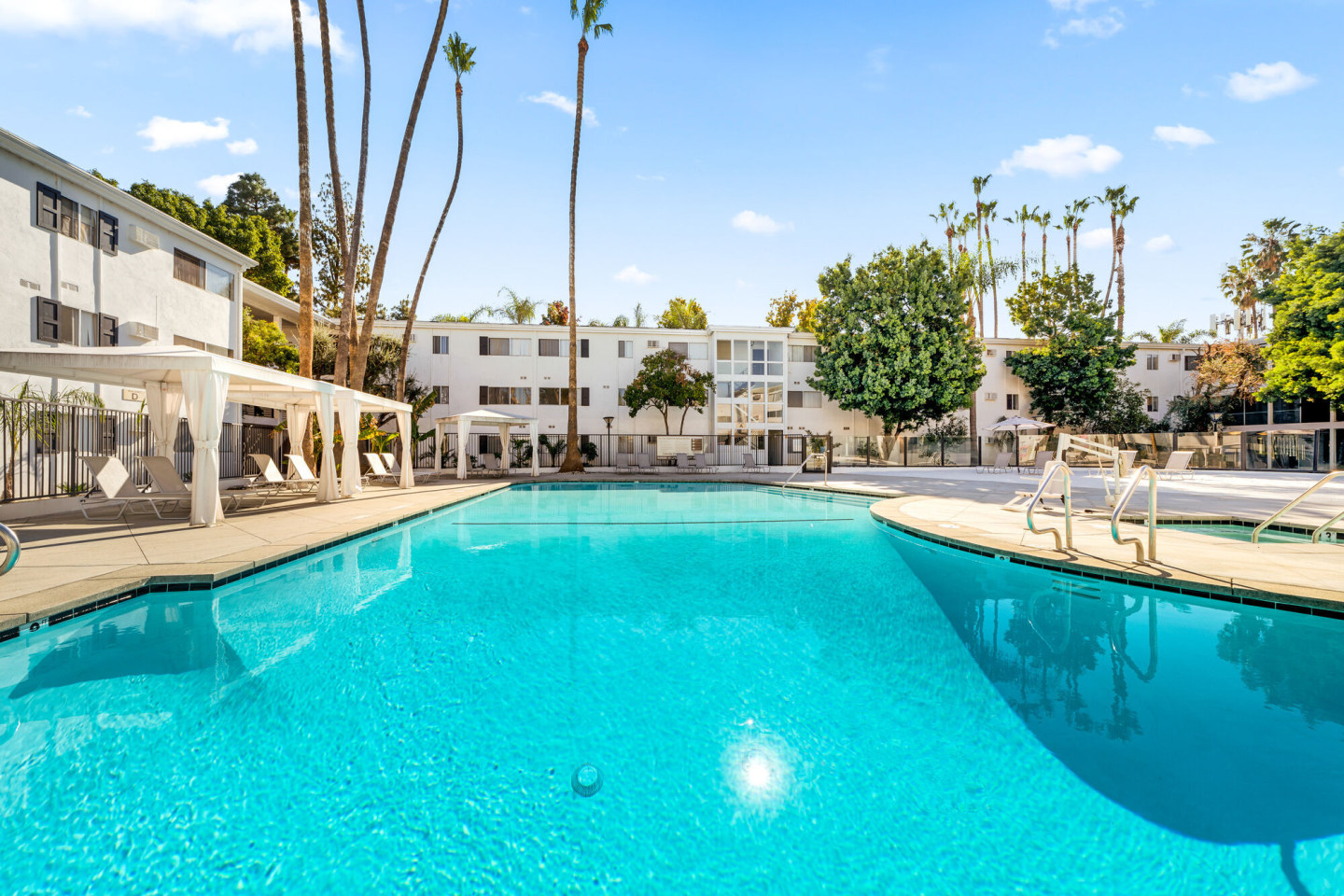 Summerview Beach Resort Luxury Apartments Image 24
