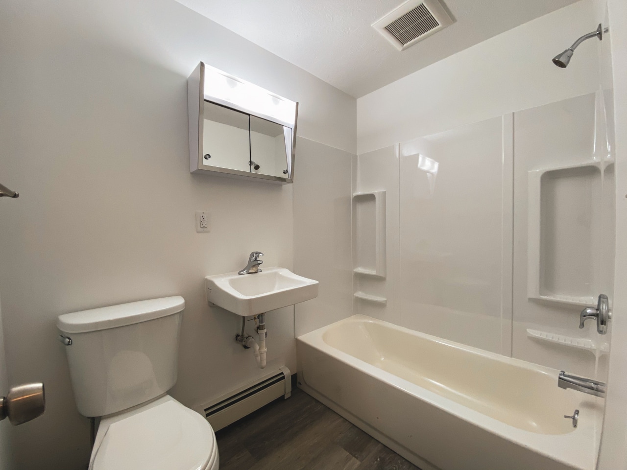 Holland Gardens Apartments Image 14