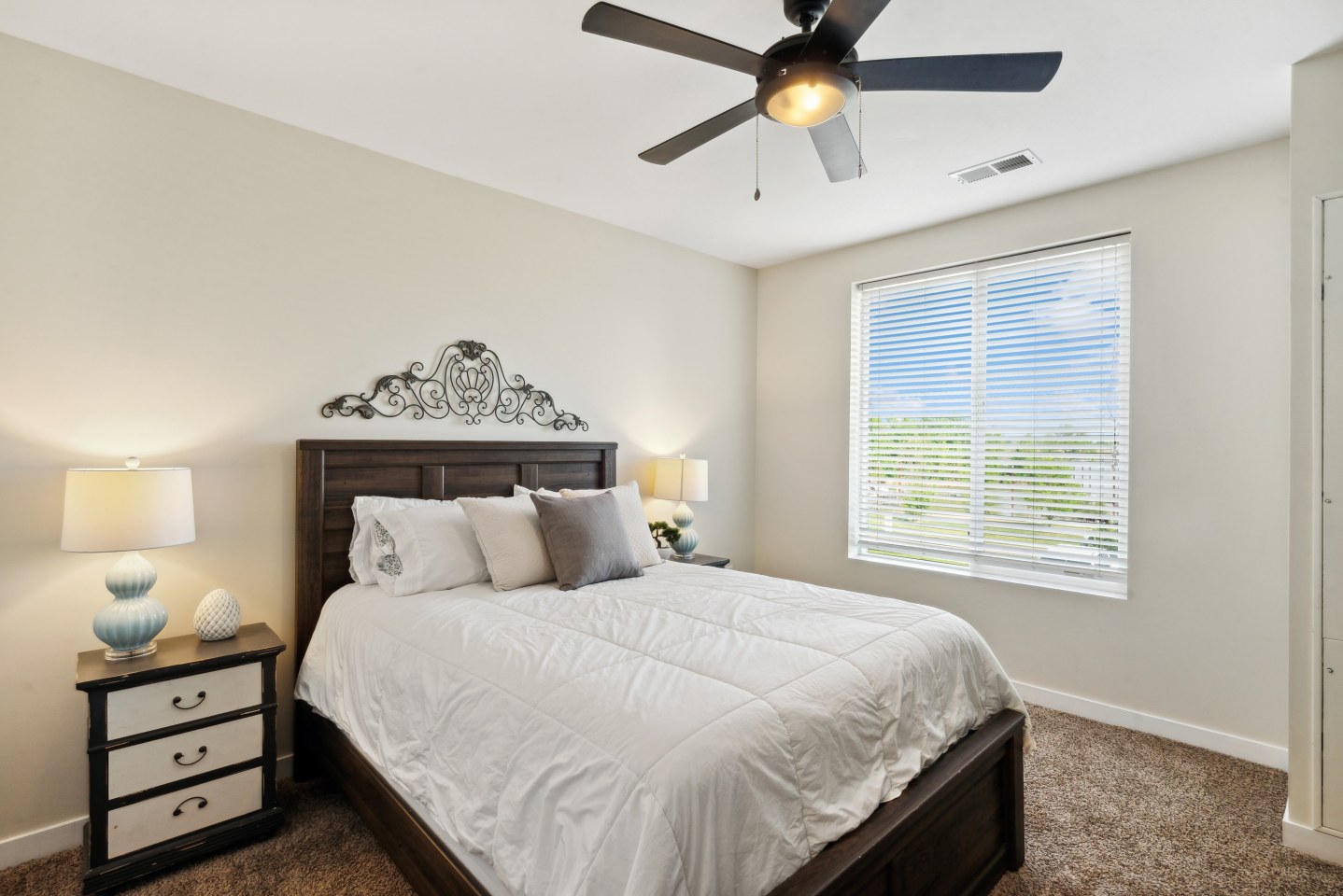 Waterside at RiverPark Place Image 5
