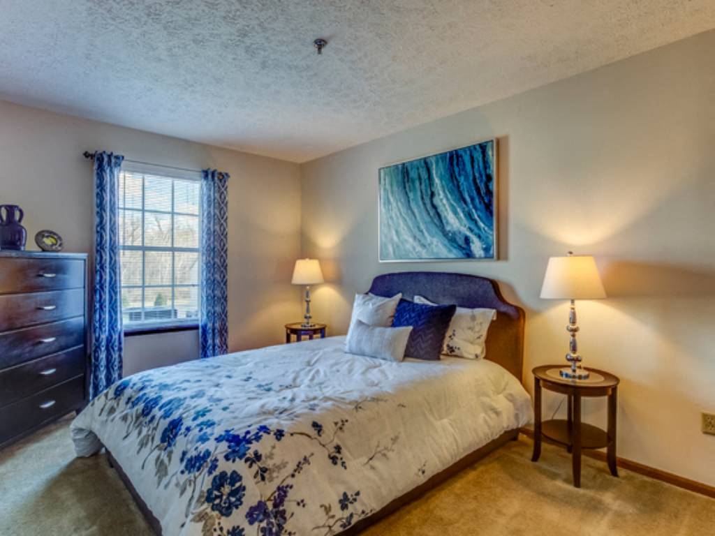Lake Forest Apartments Image 8