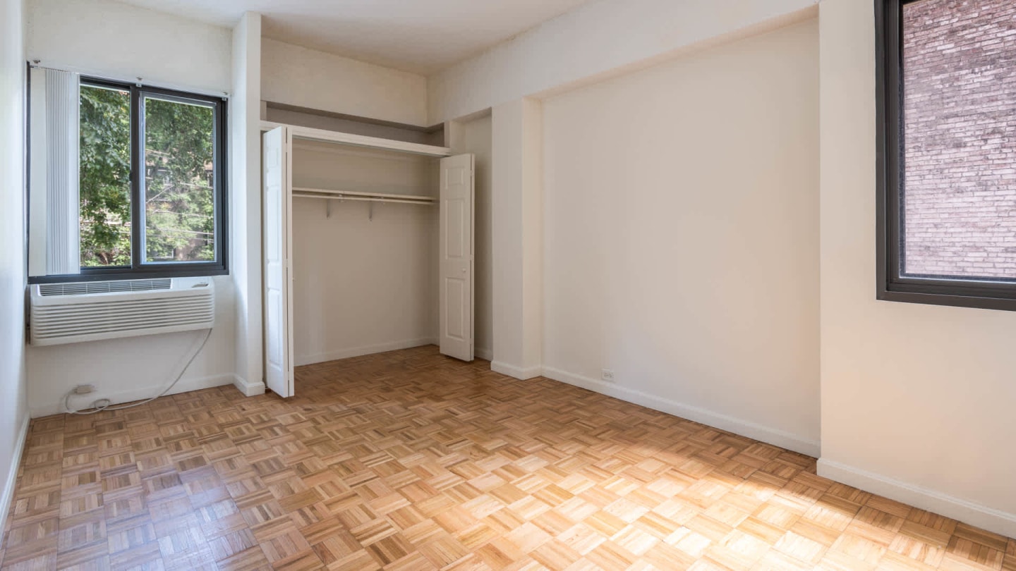 929 House Image 2
