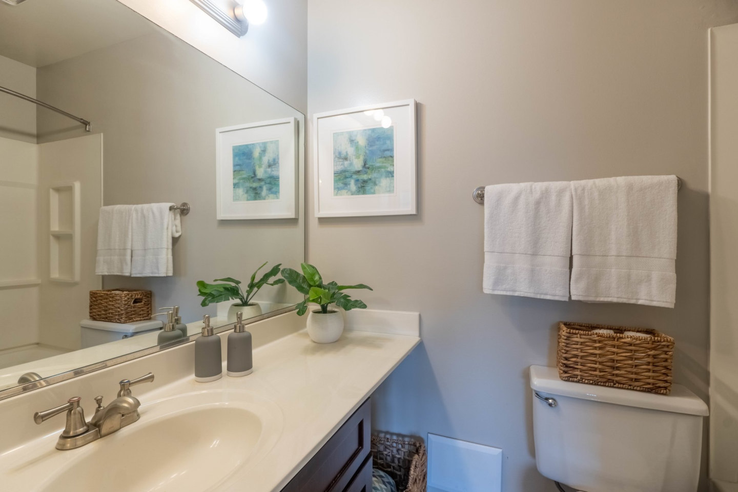 Windsor Estate Apartment Homes Image 5