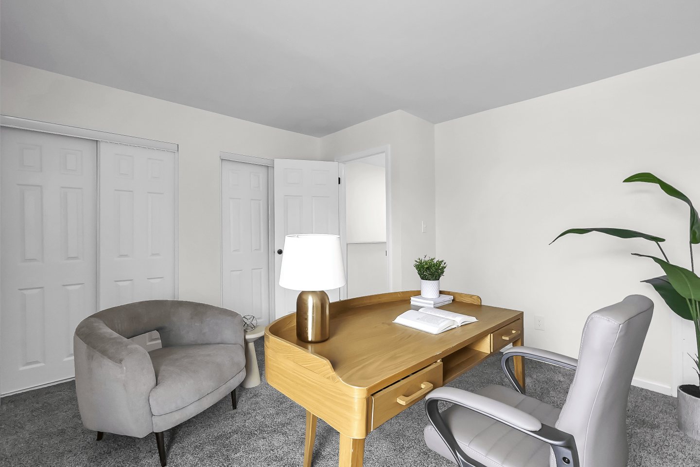 1289 | A Rental Condo Community Image 15