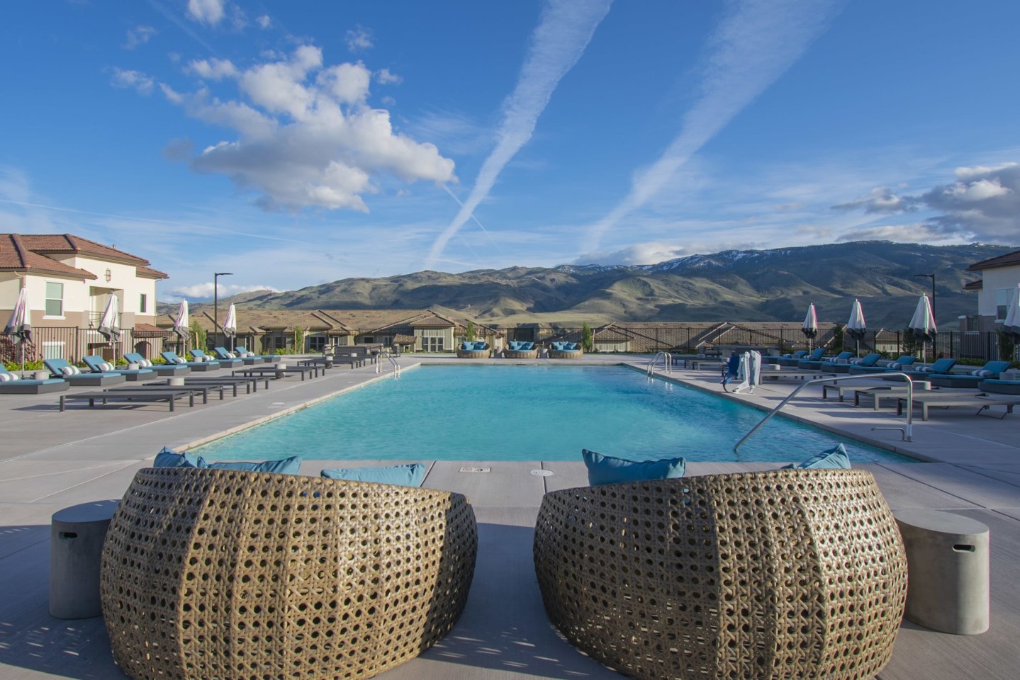 VIDA LUXURY LIVING Image 1