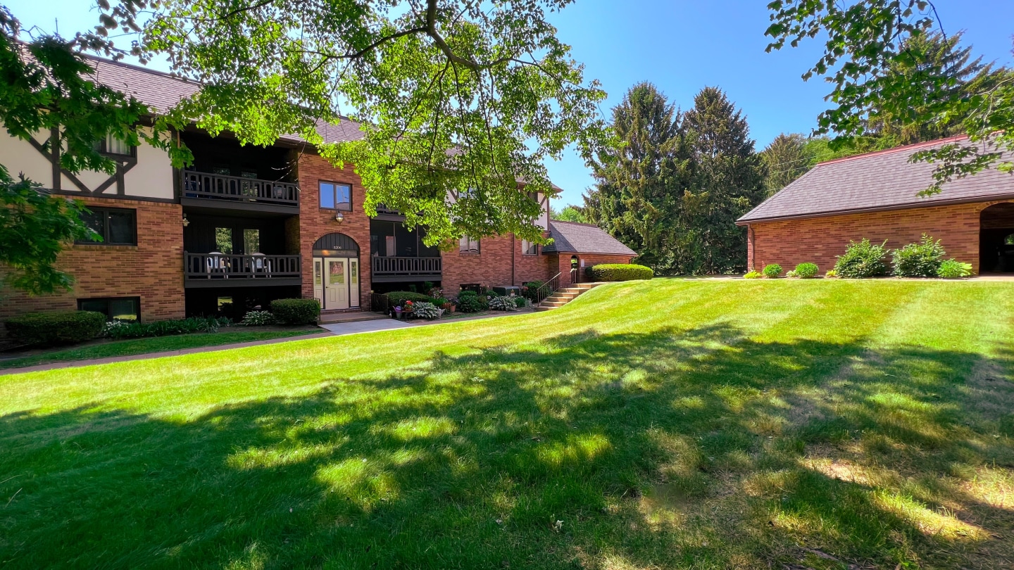 Carriage Hill Apartments Image 4