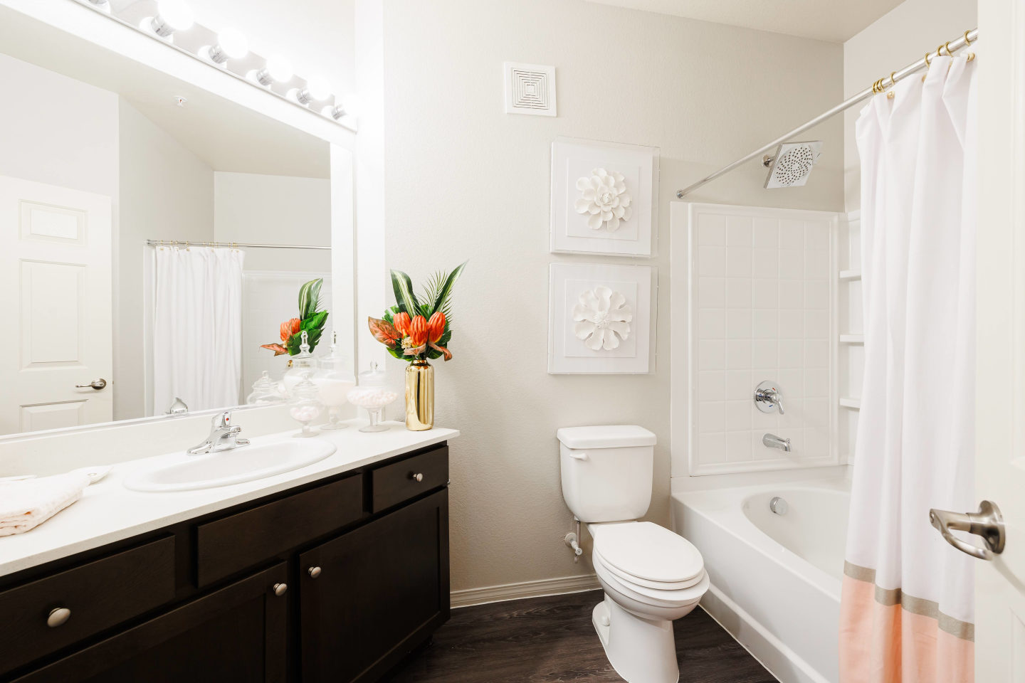 Gallery Apartments Image 16