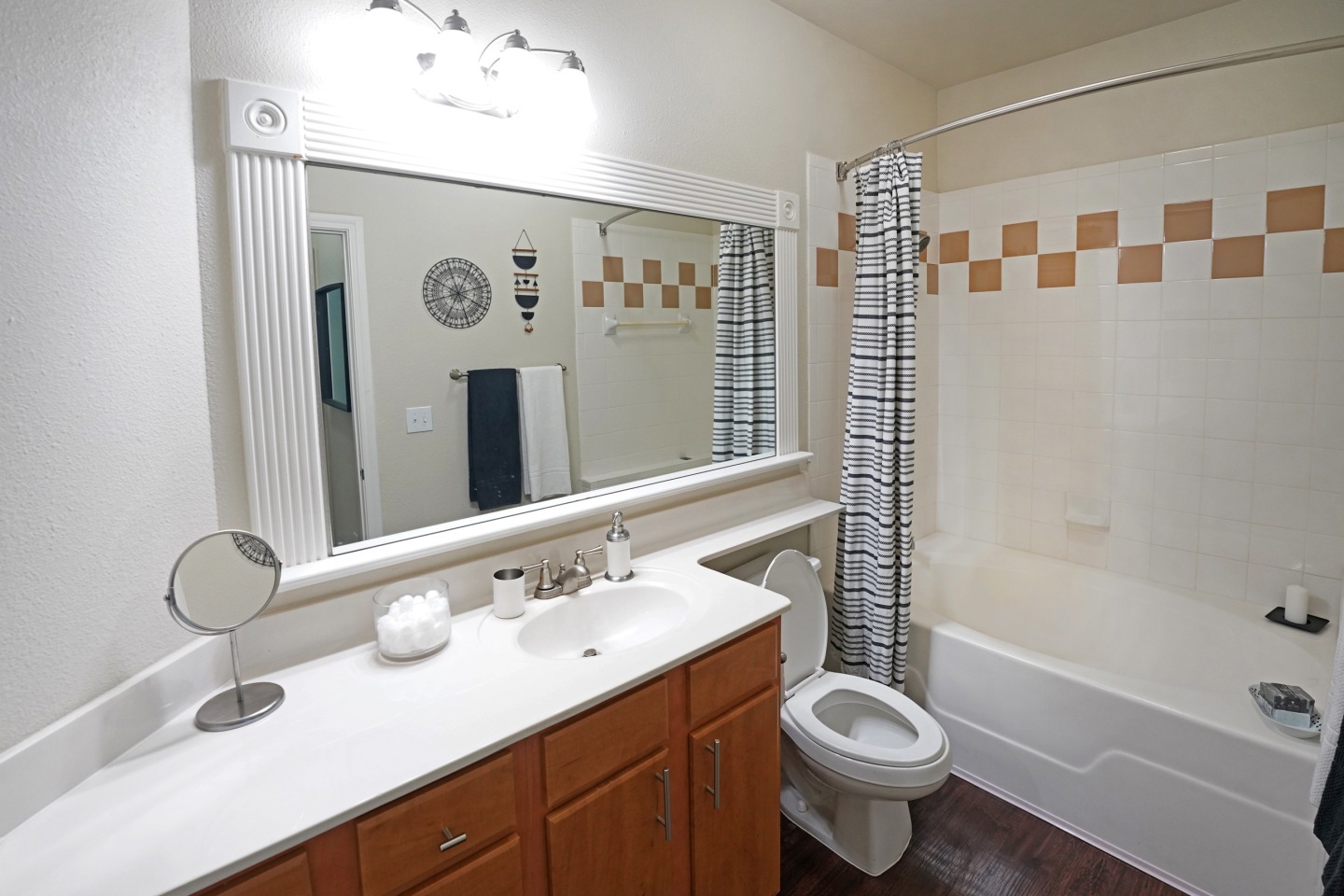 Residences at  Riverpark West Image 17