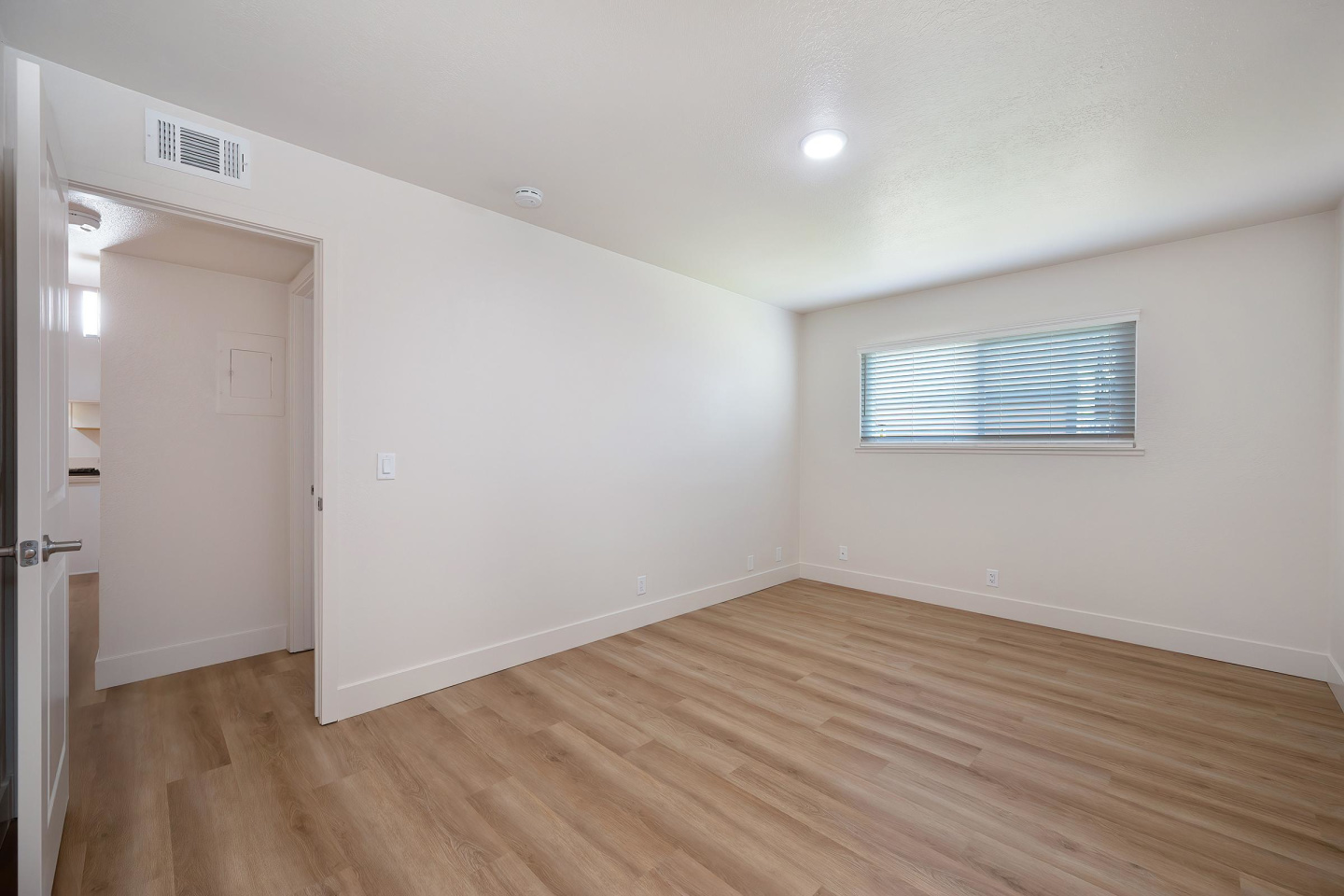 Brentwood Apartments Image 6