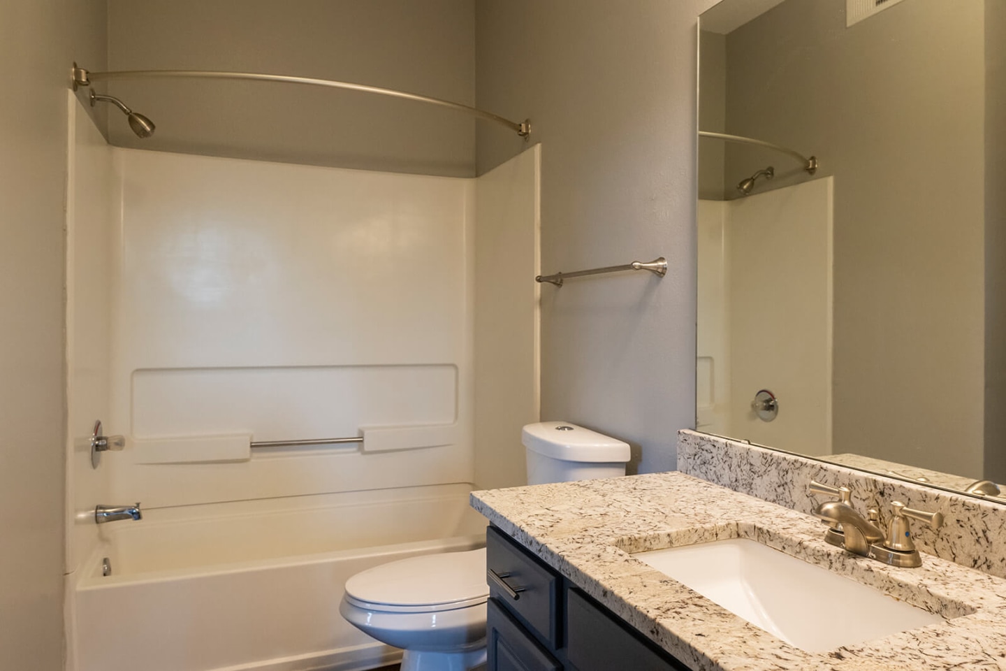 Pinnacle Pointe Apartments Image 44
