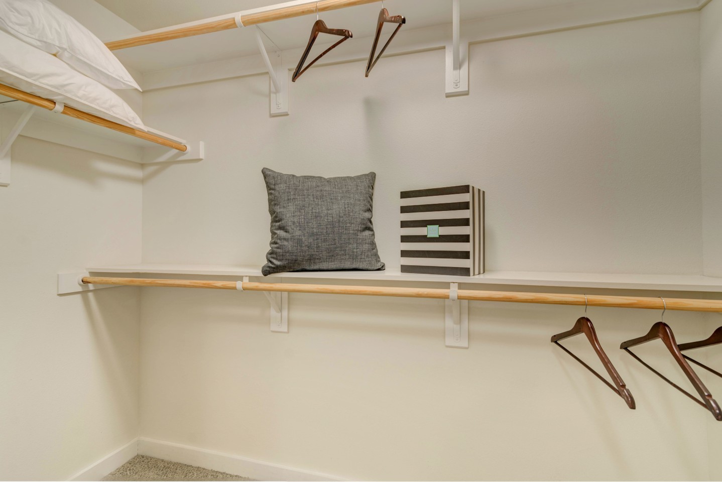 Burnet Flats Image 19