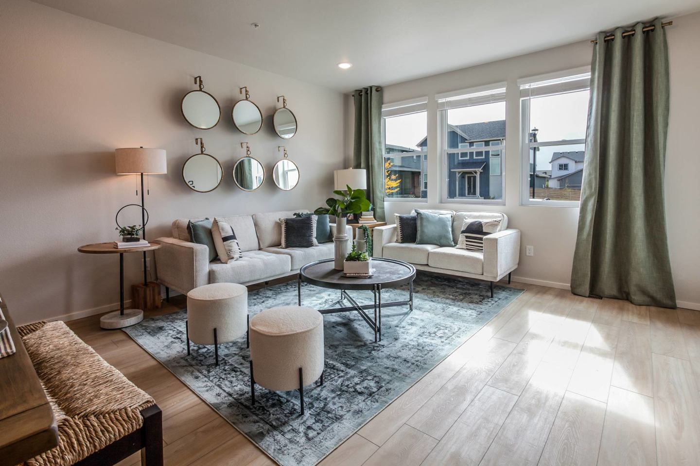 Bloom Rental Living Image 32