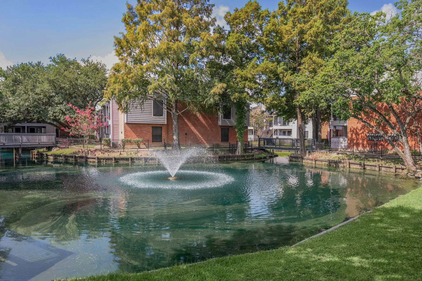 Del Lago Apartments Image 13