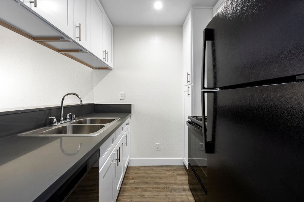 Topanga Canyon Apartments Image 15