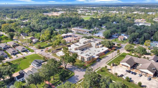 Landmark 301-Senior Living Image 13
