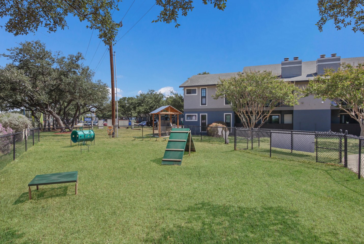 Seville Apartments Image 41