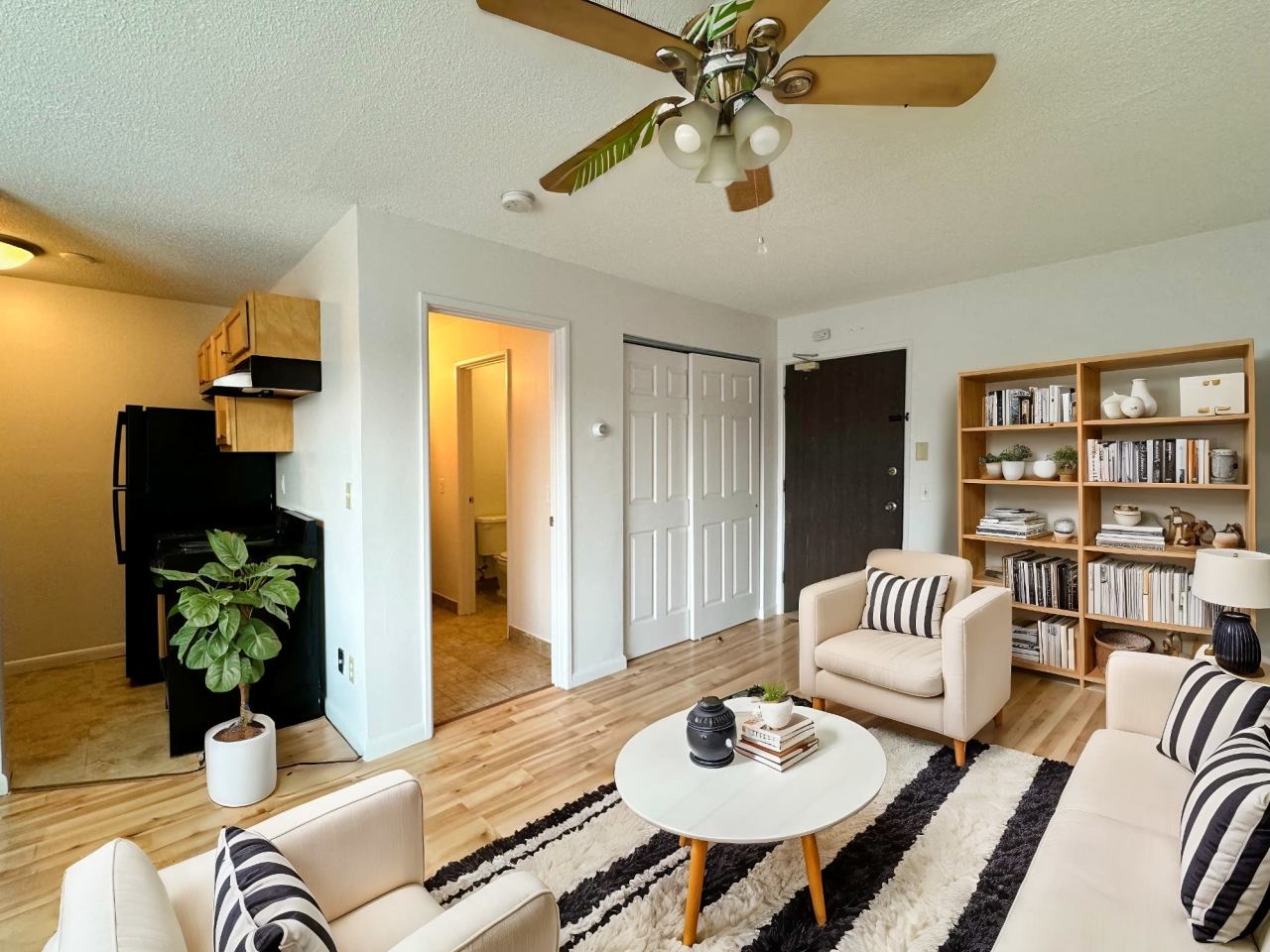 2731 Pillsbury Image 1