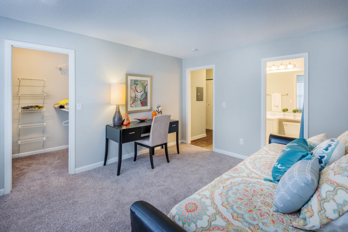 The Pointe at Irving Park Image 9