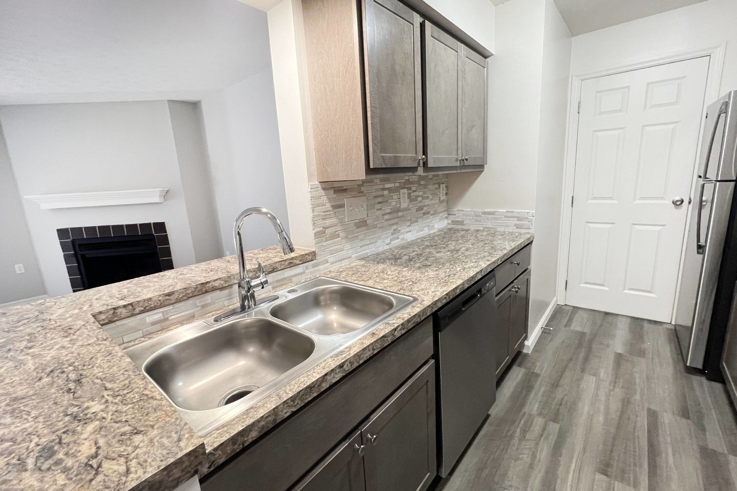 Deercross Apartments Image 100