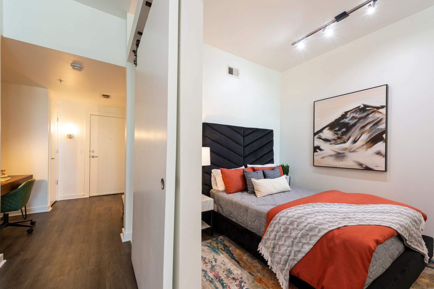 Infinity Lofts in the Gulch Image 23