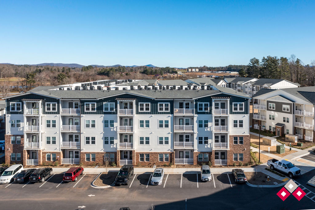 Summit at Hendersonville Image 2