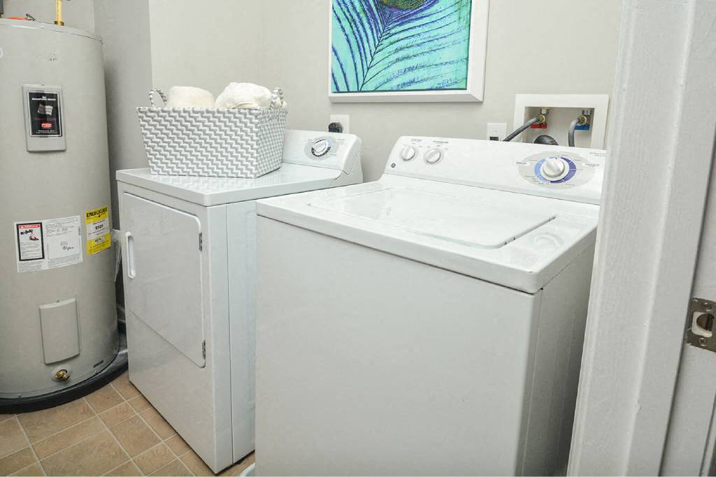 62 ELEVEN Image 7