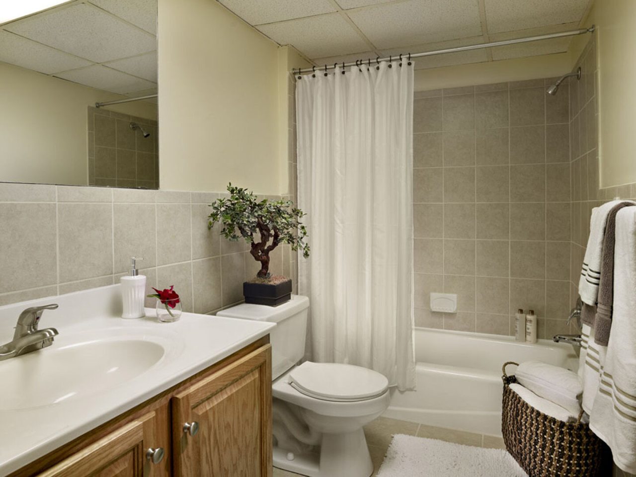 Green Valley Manor Image 14