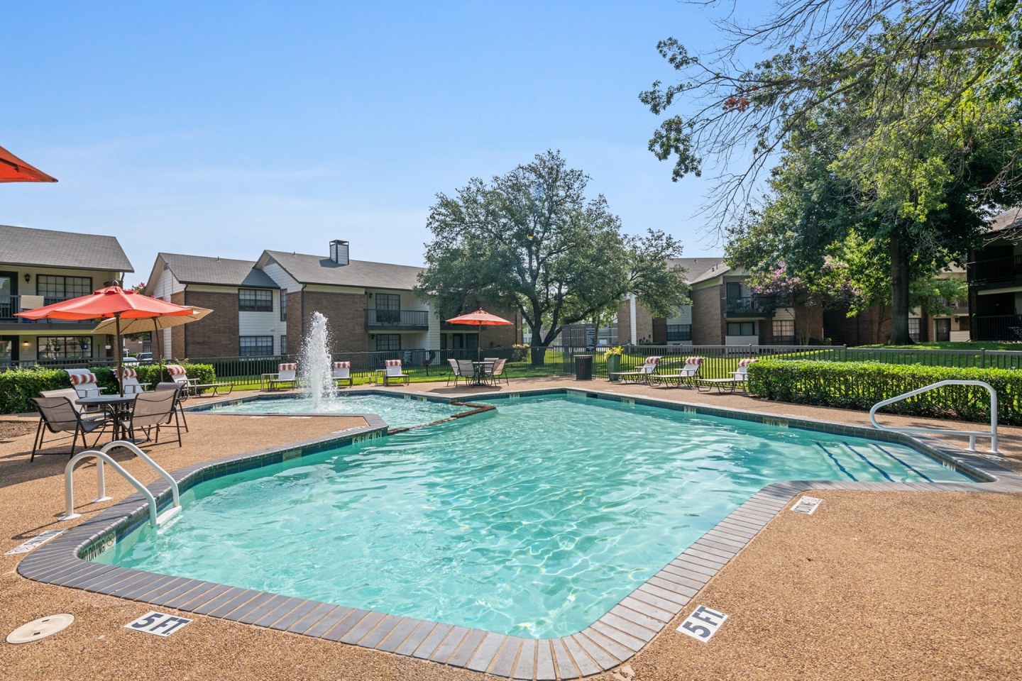 Fox Trails Apartments Image 18