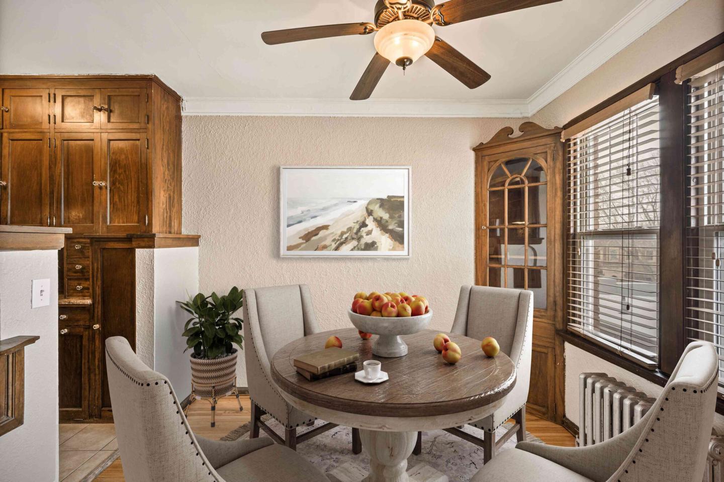 Rustic Lodge Apartments Image 8