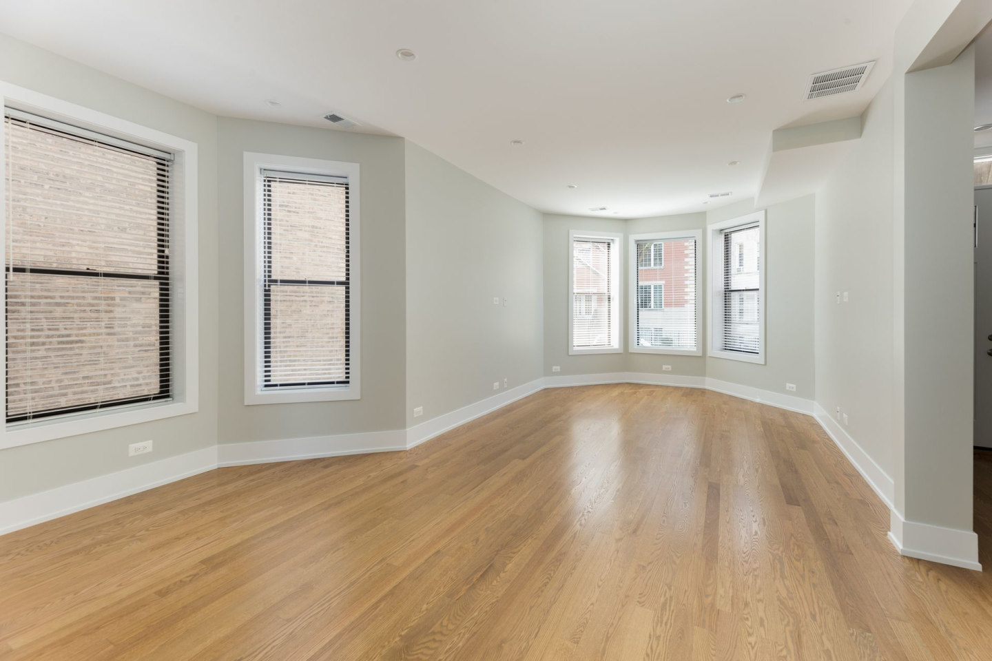 3525 N Wilton Image 7
