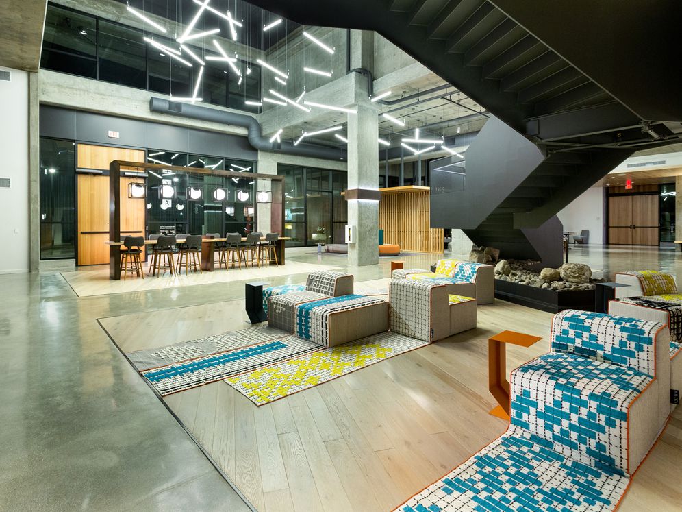 AVA Hollywood at La Pietra Place Image 17