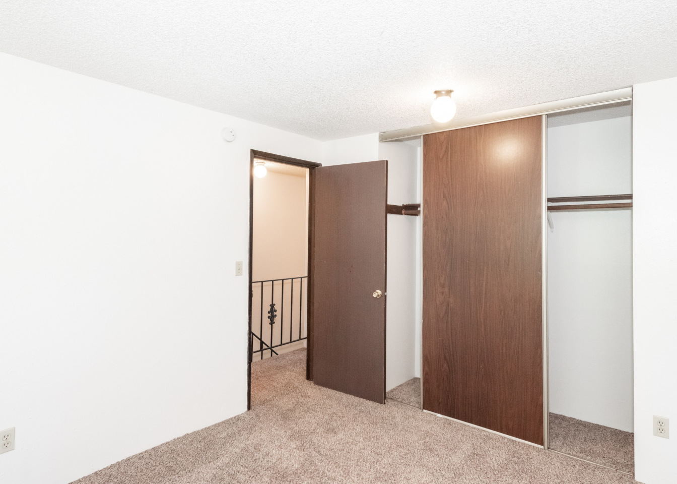 Hallmark Apartments Image 24