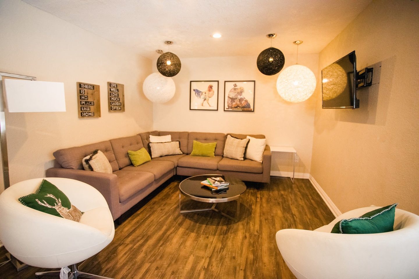Dwell Apartment Homes Image 10