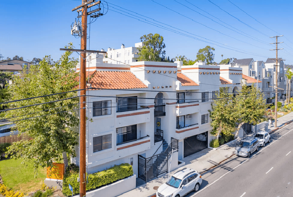 3460 Jasmine Avenue Image 1