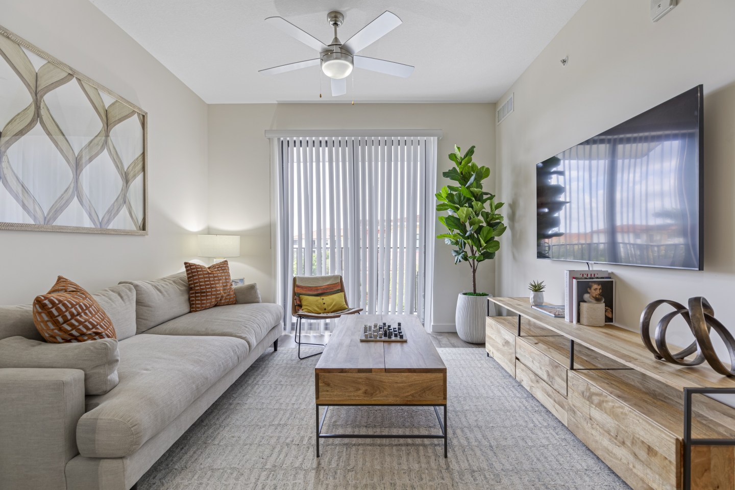 Bella Vista Apartments Image 4