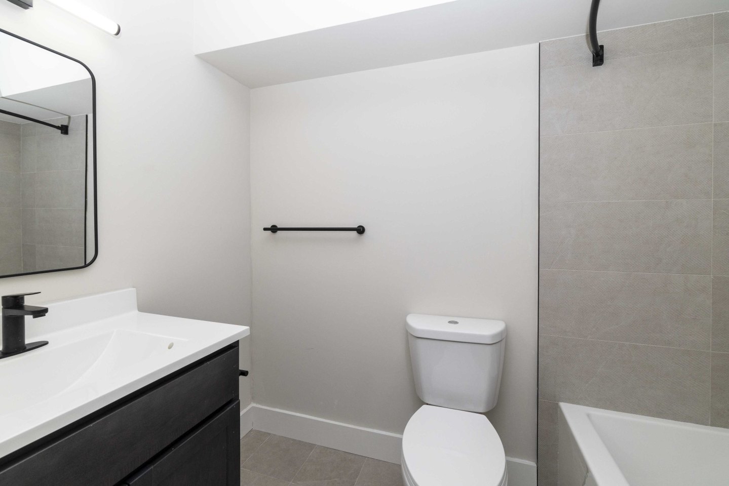 Lakeview Terrace Image 10