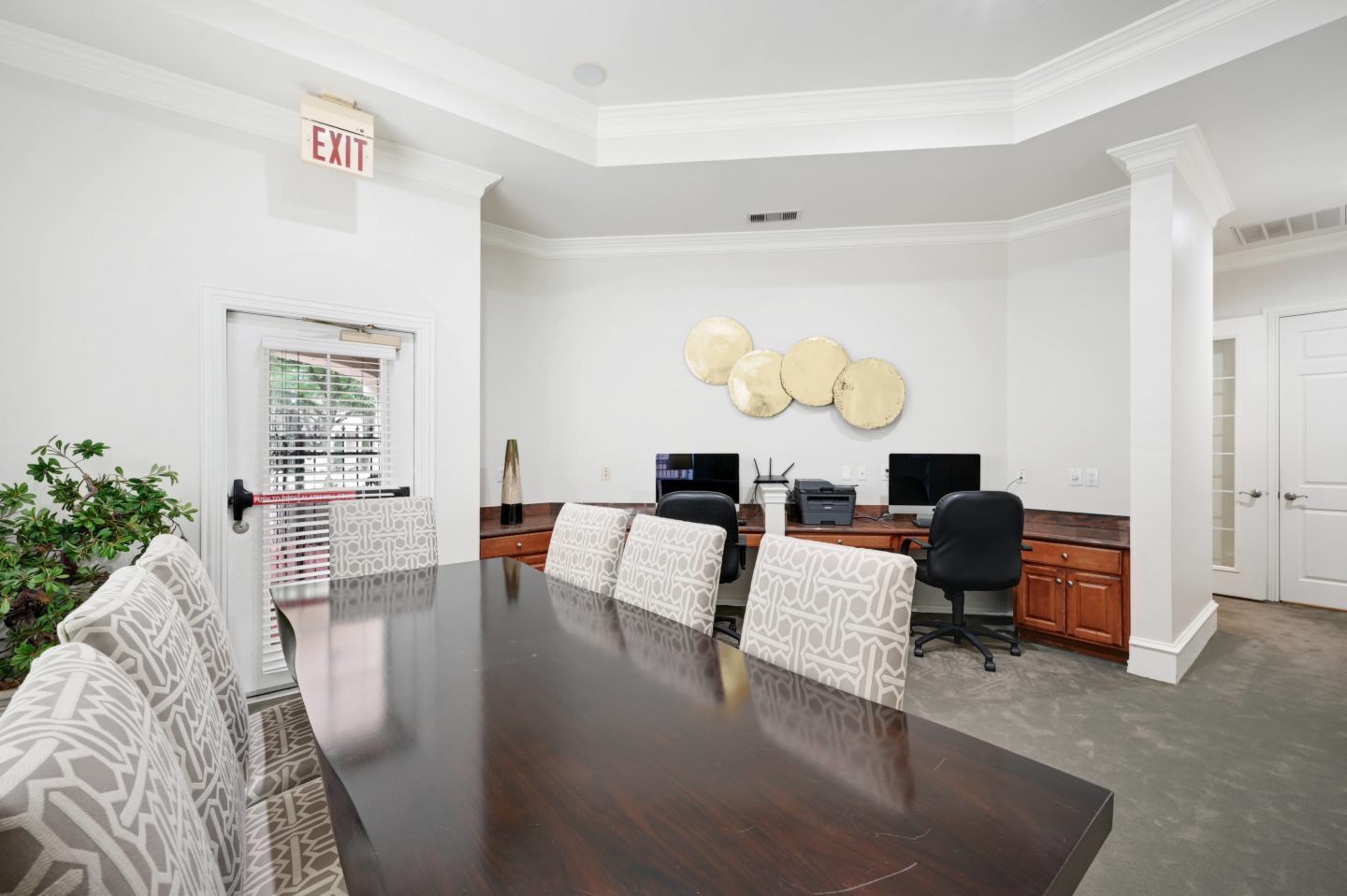St. Moritz Apartments Image 31