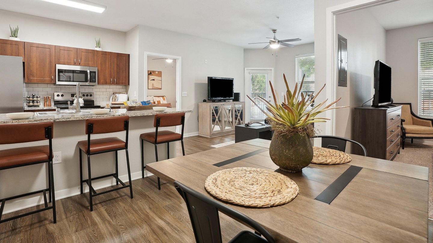 Lugano At Cherry Creek Luxury Apartments Image 9