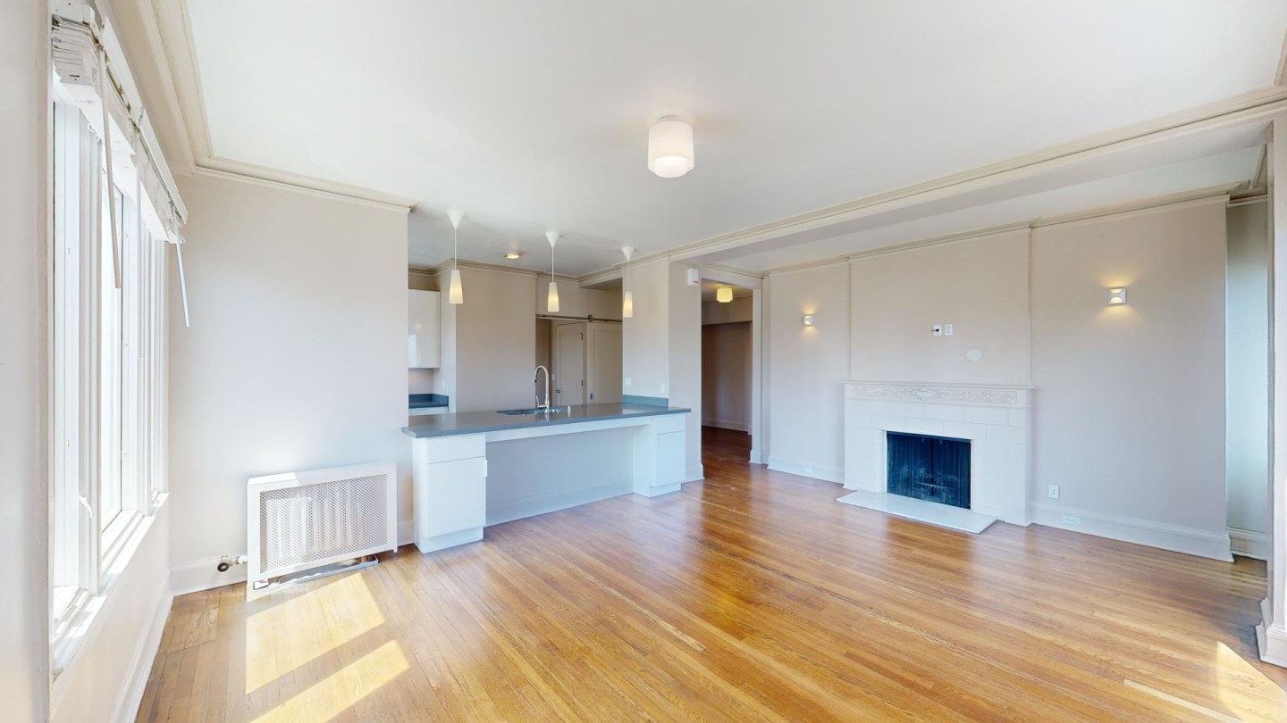 2677 Larkin - Furnished Image 4