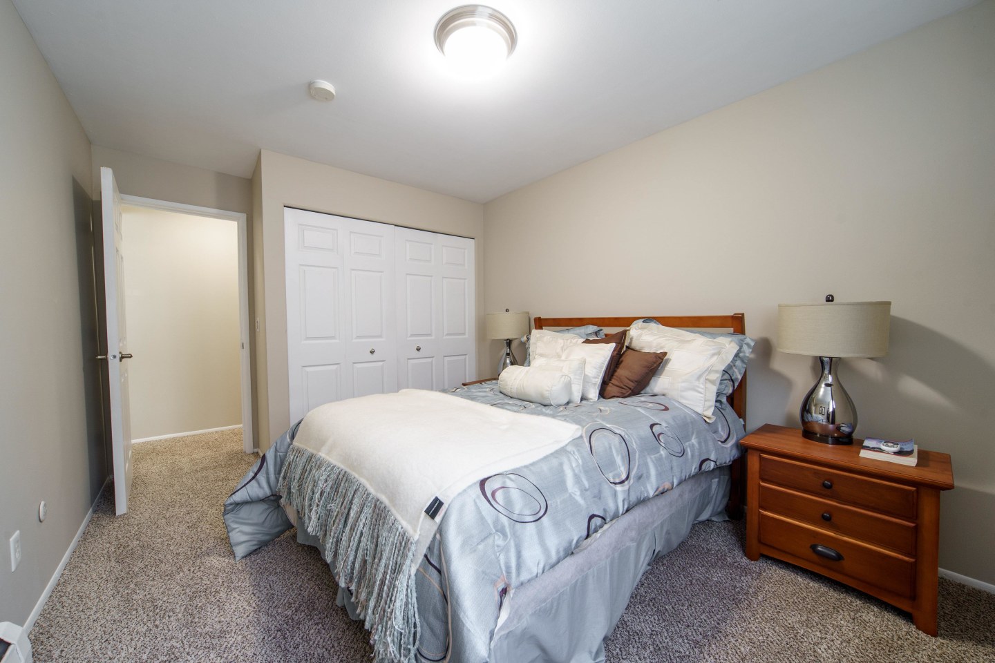Charlton Apartments Image 12