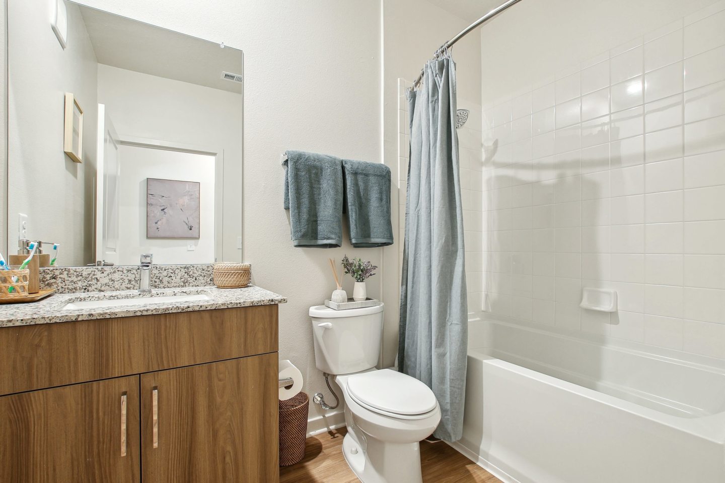 Sundance Trail Apartments Image 7