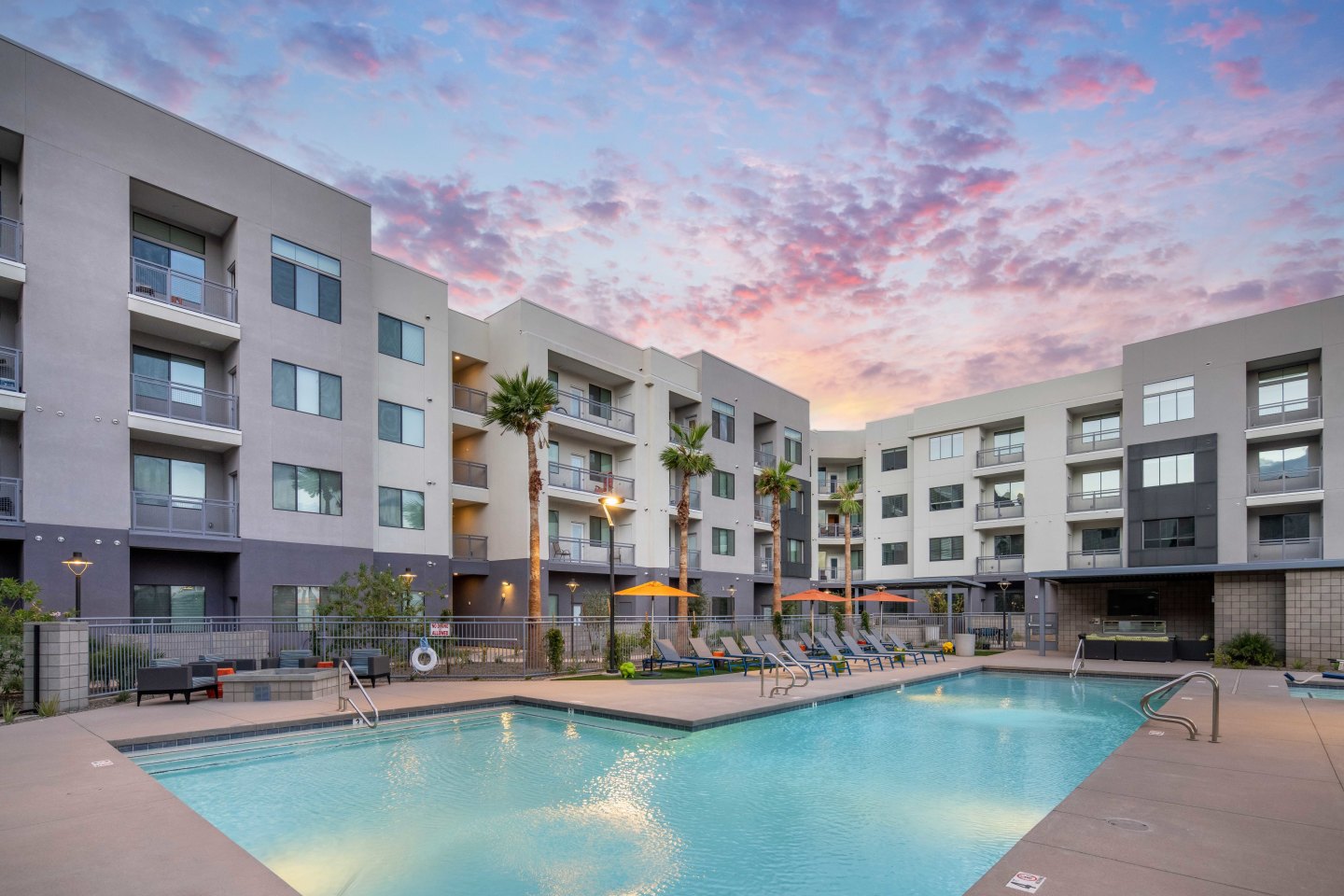 NOVO Broadway Apartments Image 10