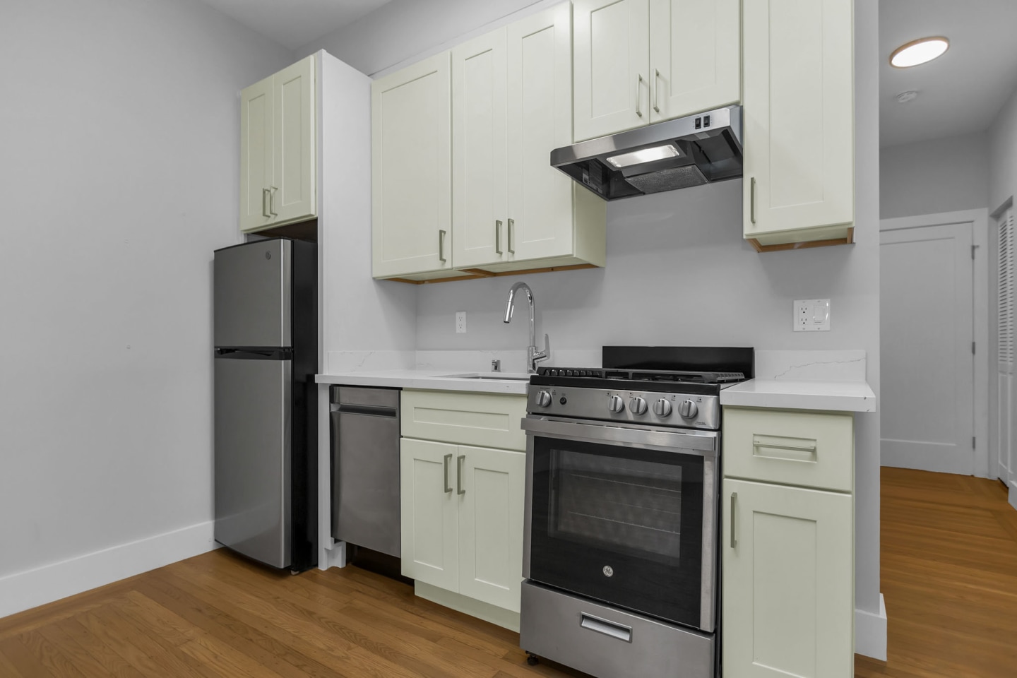 125 Clayton Image 9
