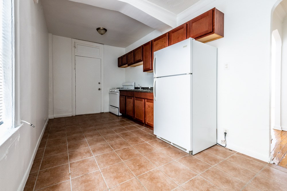 8241 S Ellis Image 3