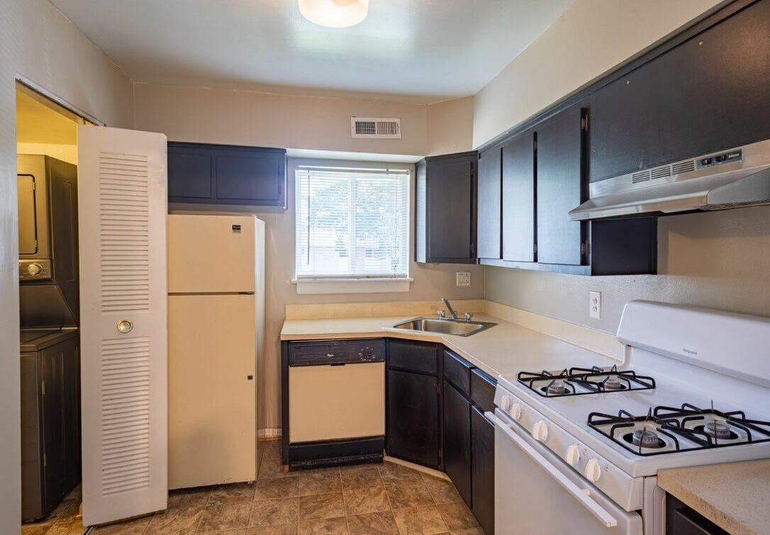 Carriage Club Apartments Image 13