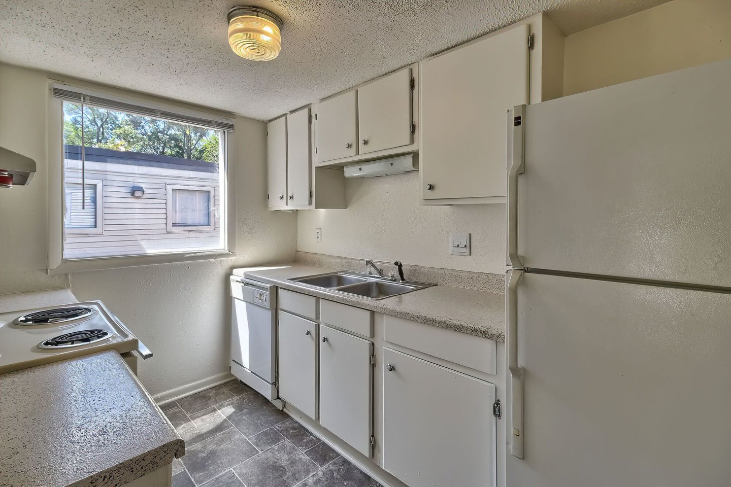 The Farrington Apartment Homes Image 1